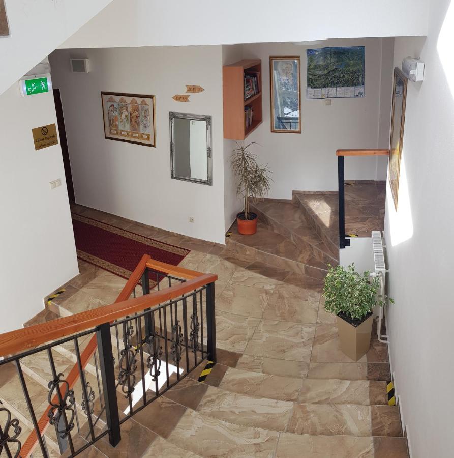 Agrohotel Tri Brezy Hrustin Bagian luar foto